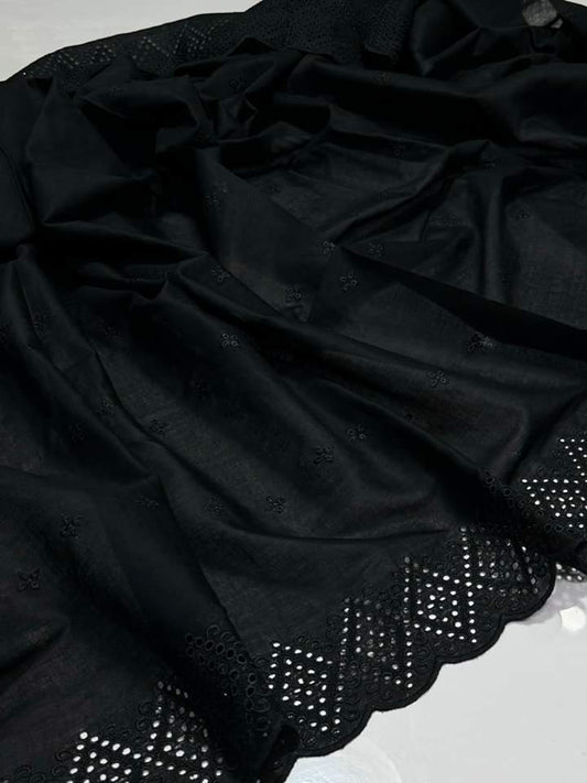 Black lawn chicken shawl